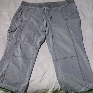 Women's Maurices gray Capri pants